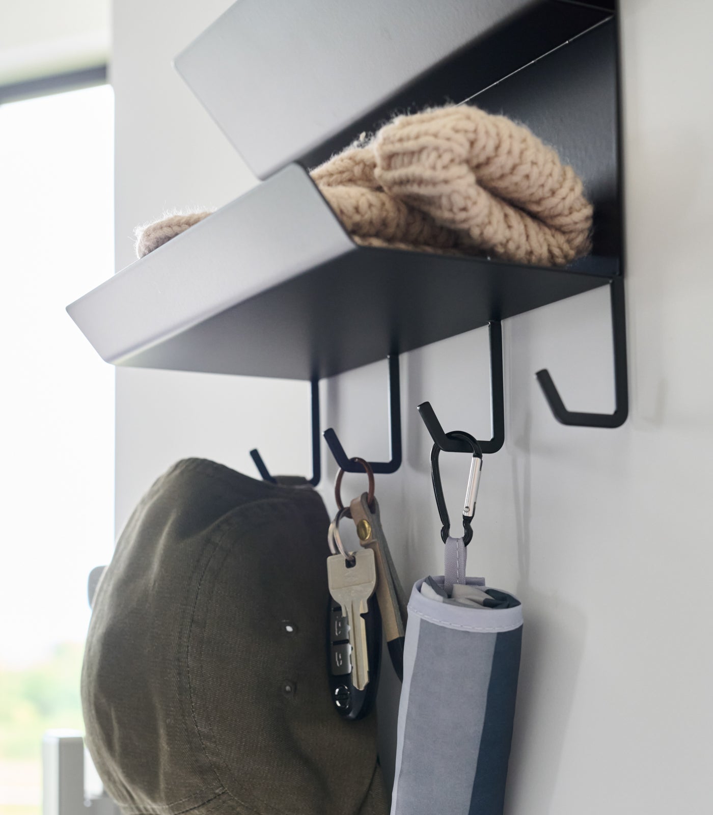 Magnetic Entryway Rack - Steel