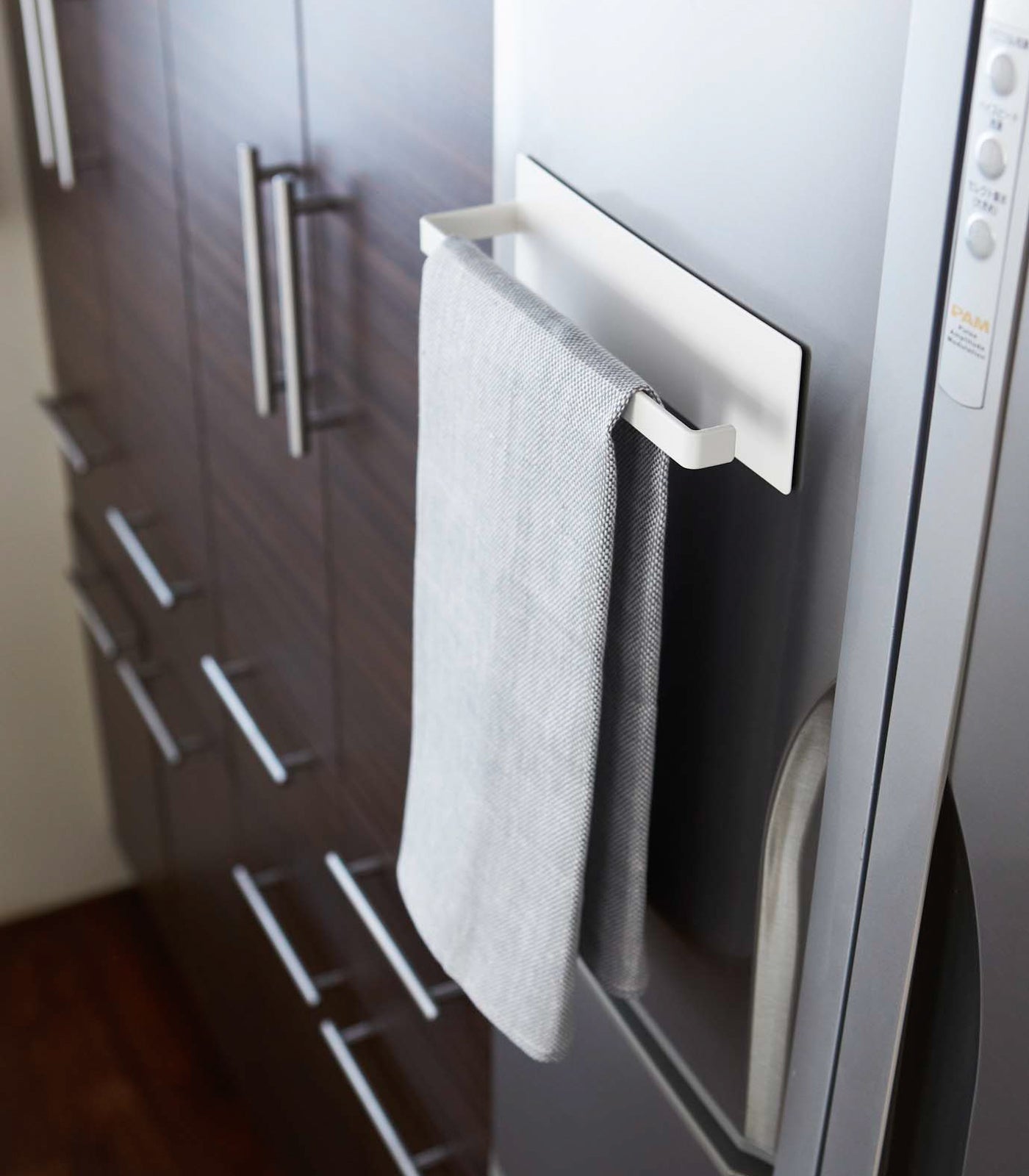 Magnetic Paper Towel Holder - Steel