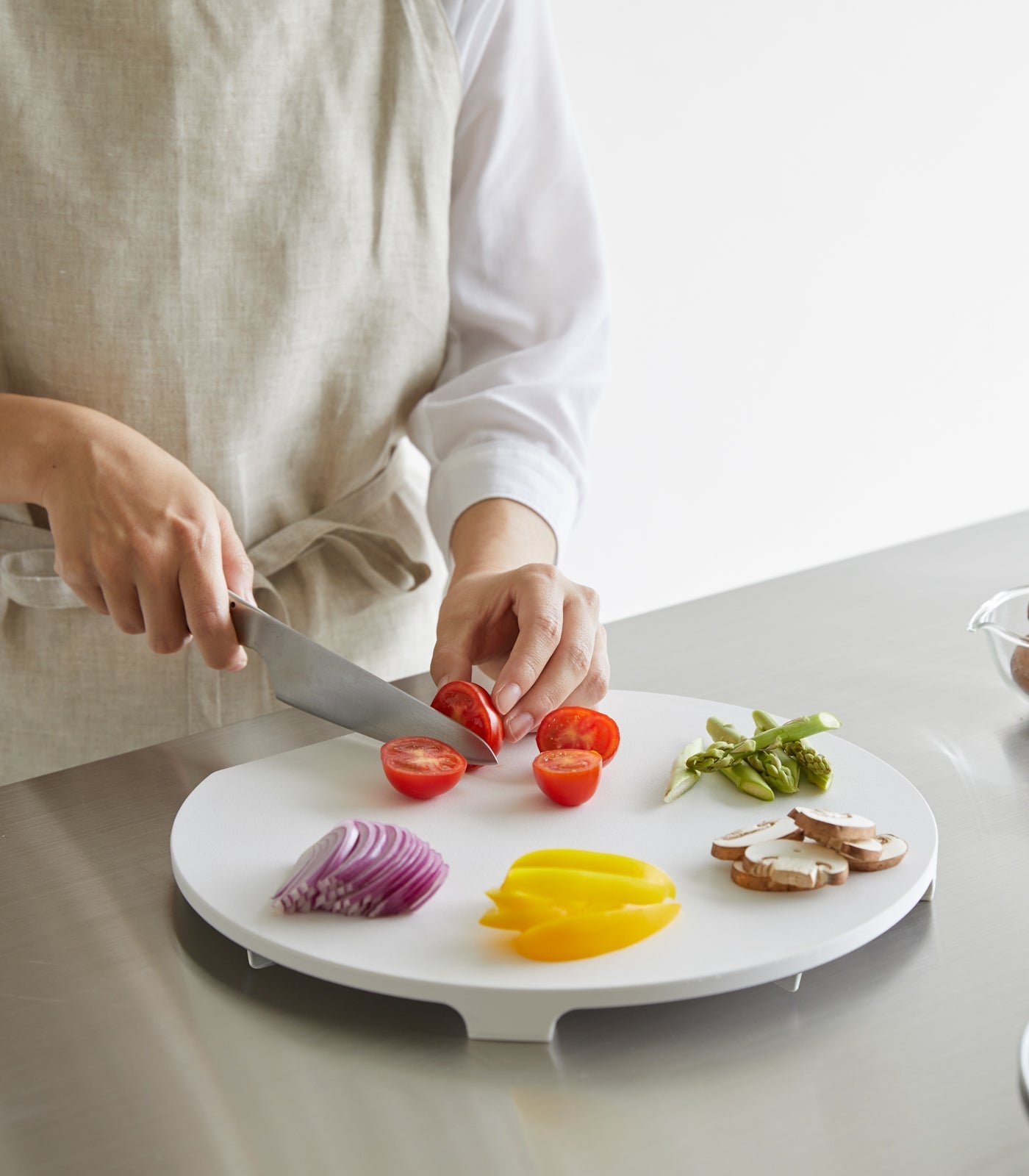 Round Magnetic Cutting Board