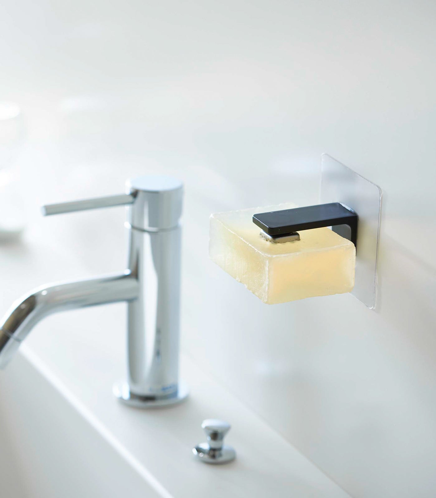 Traceless Adhesive Magnetic Soap Holder