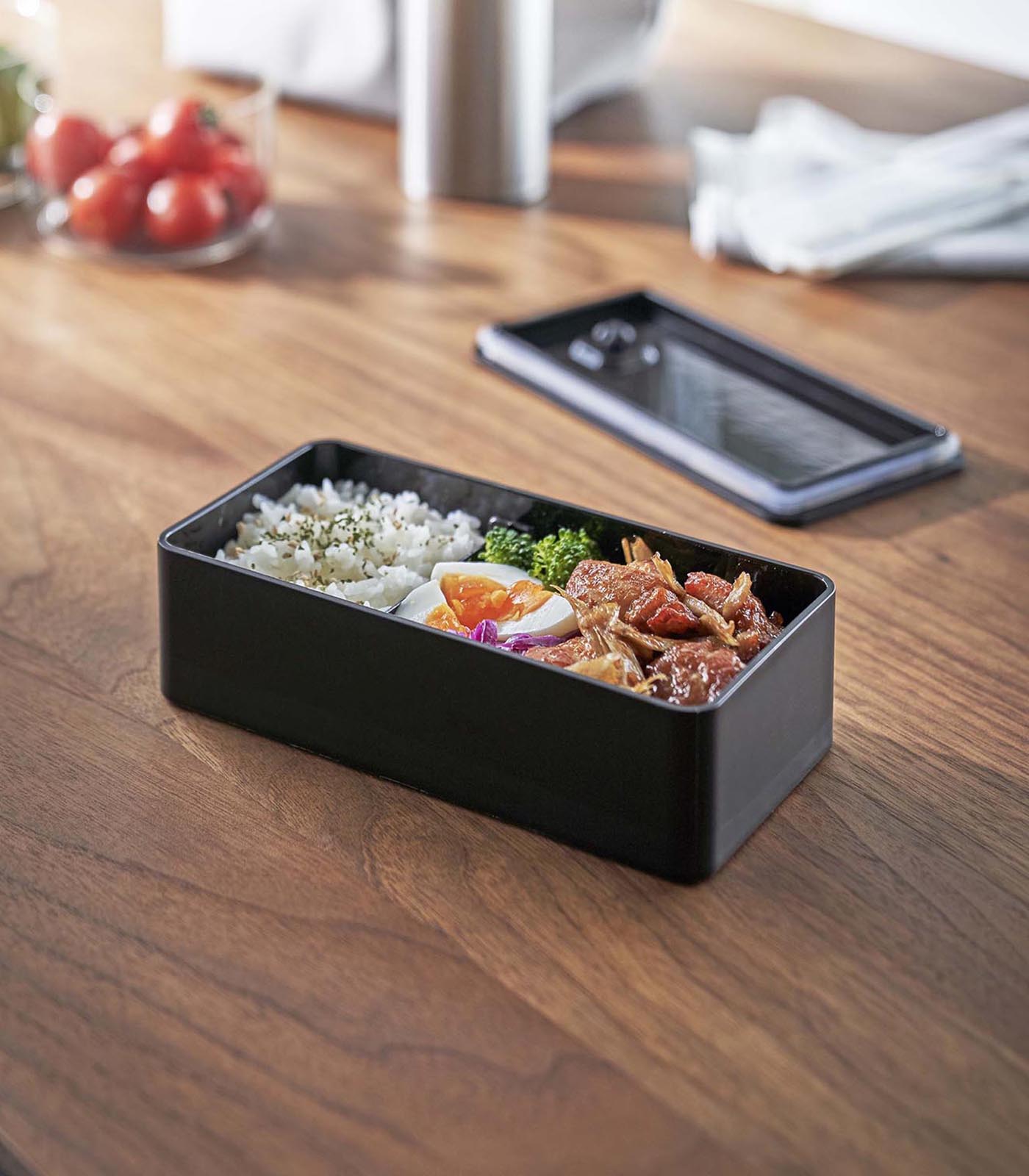 Vacuum-Sealing Bento Box