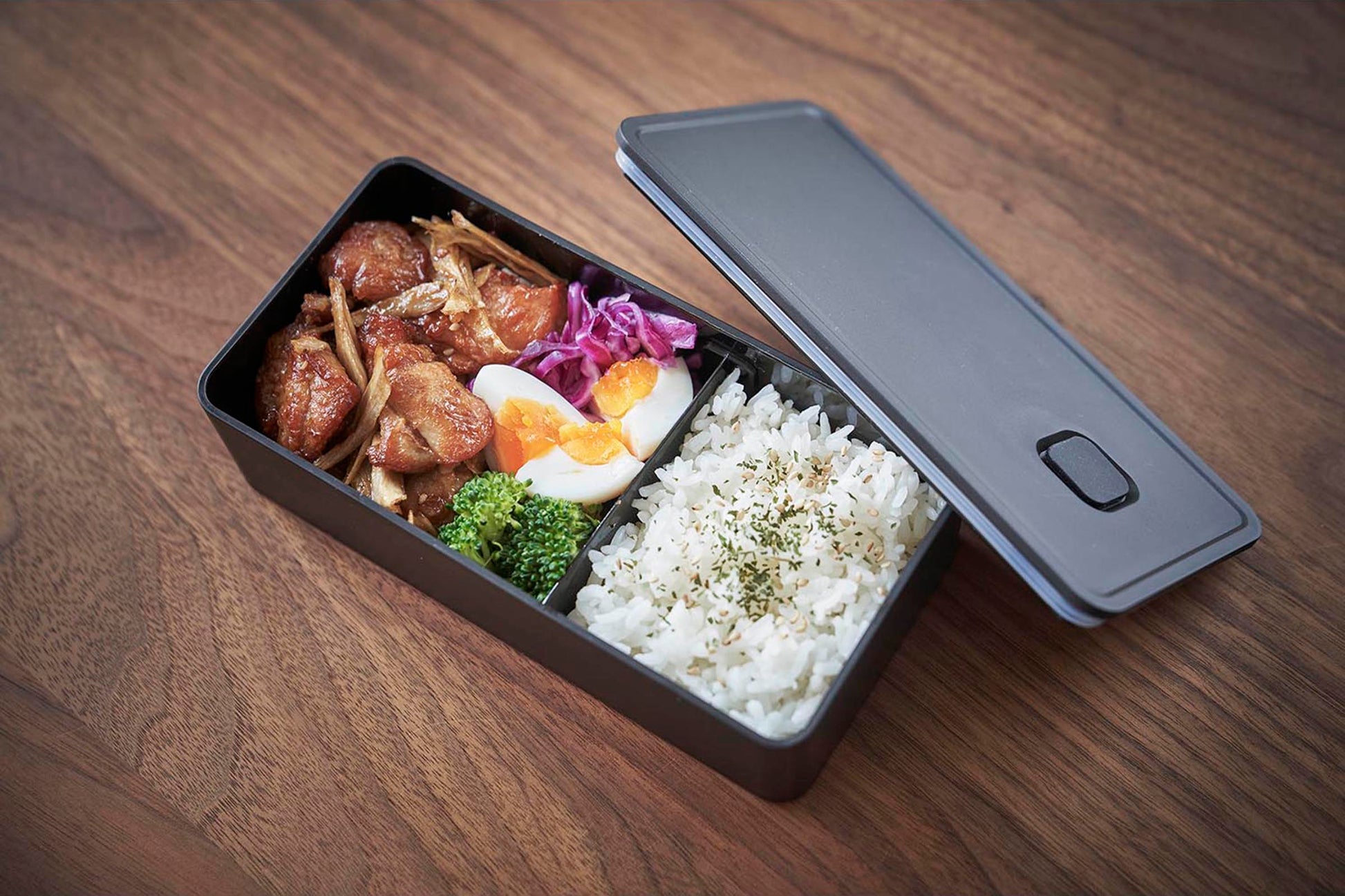 Vacuum-Sealing Bento Box