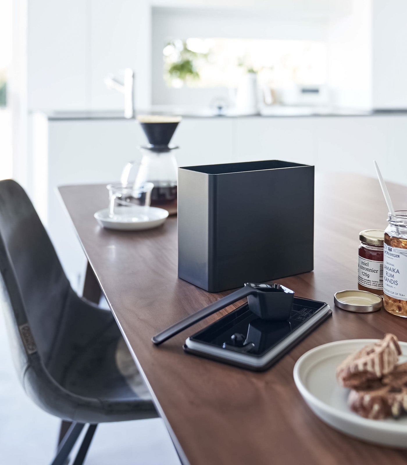 Vacuum-Sealing Coffee Storage