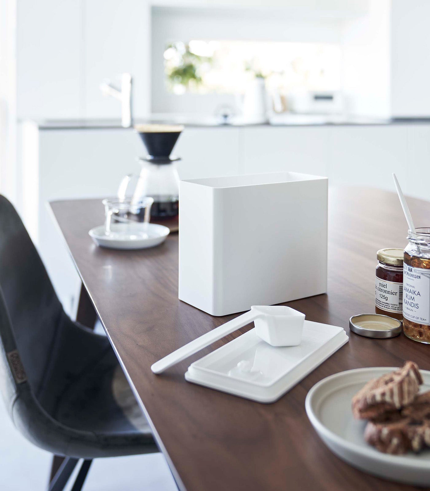 Vacuum-Sealing Coffee Storage