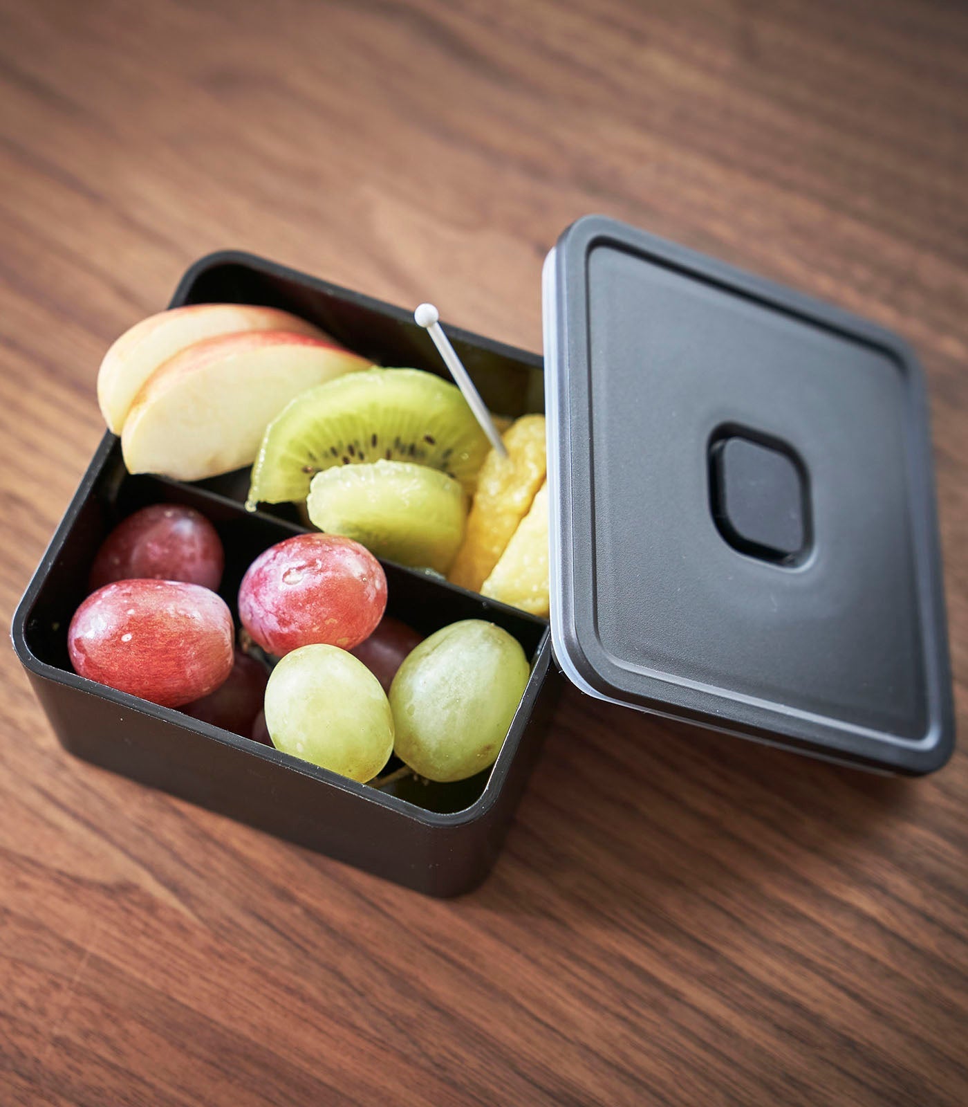 Vacuum-Sealing Food Storage Container