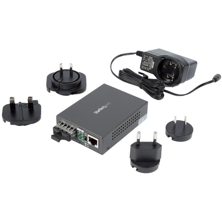 Startech.Com Multimode (Mm) Sc Fiber Media Converter For 10/100/1000 Network - 550M Range - Gigabit Ethernet - 850Nm - Full Duplex